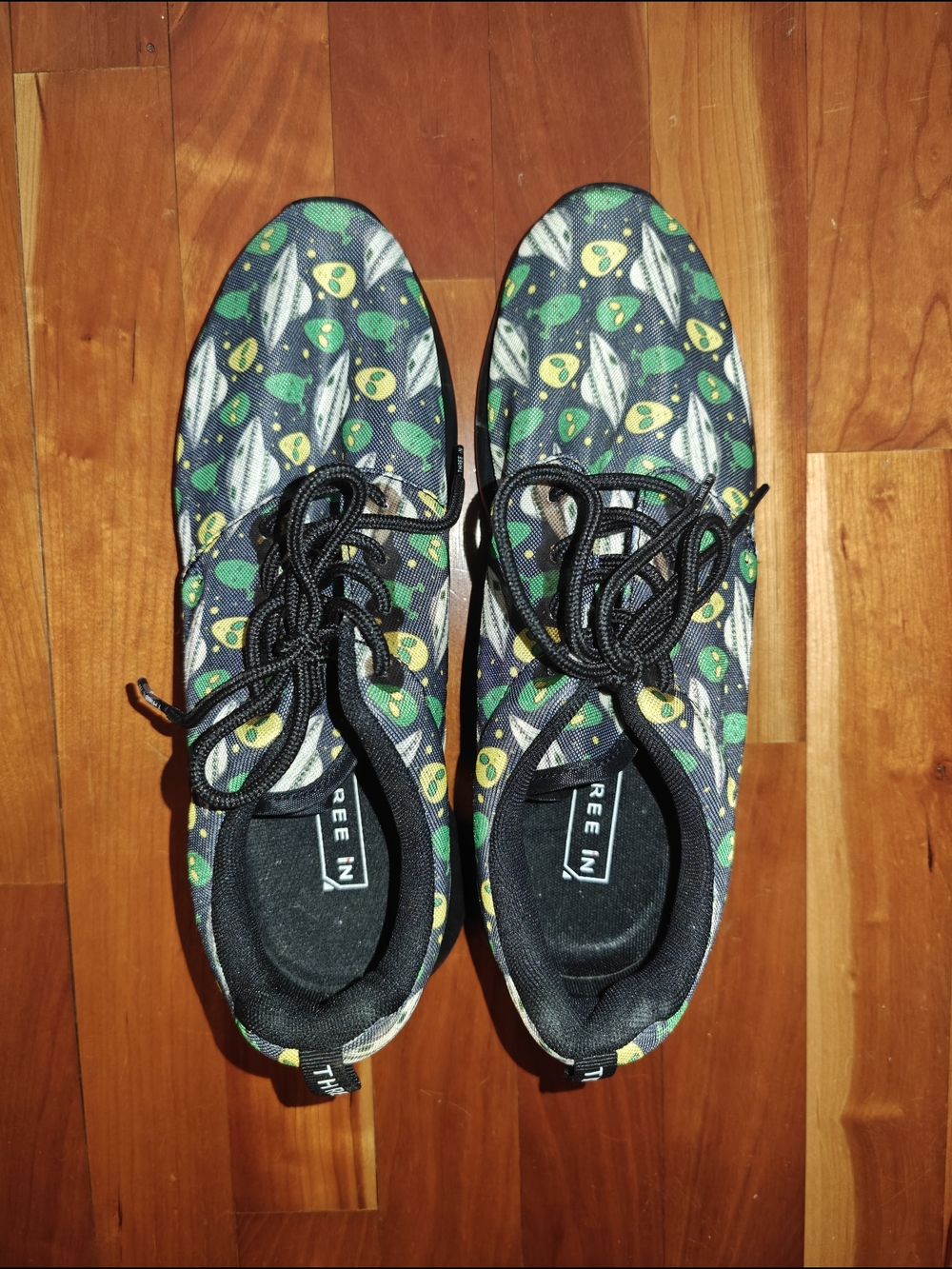 Free In Women's Green Patterned Athletic Shoes